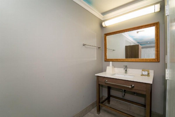 Hollywood Palms Inns & Suites image 33